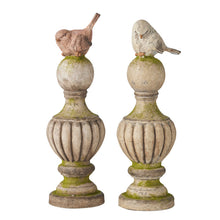 Load image into Gallery viewer, Watchful Wren pillar - 11x10x33 cm
