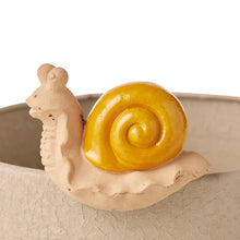 Load image into Gallery viewer, Speedy Snail Pot Sitter Large 6x3.5x7cm
